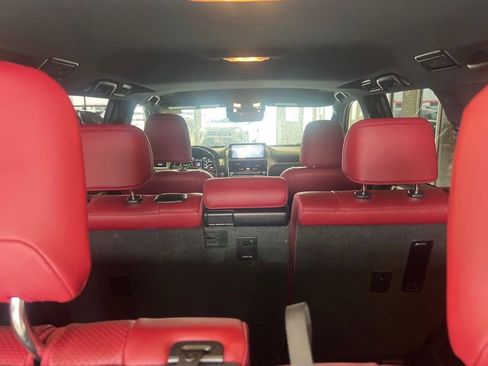 Used 2023 Lexus GX 460 Luxury w/ Accessory Package AWD/4WD image 17