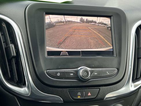 Used 2022 Chevrolet Equinox LT w/ Driver Convenience Package FWD image 18