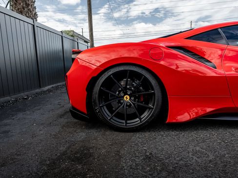 Used 2019 Ferrari 488 Pista Coupe RWD image 11