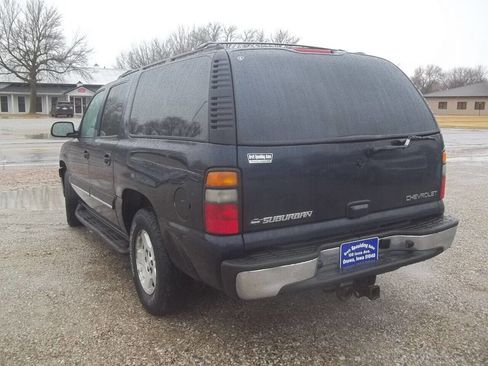 Used 2004 Chevrolet Suburban LT w/ Preferred Equipment Group image 7