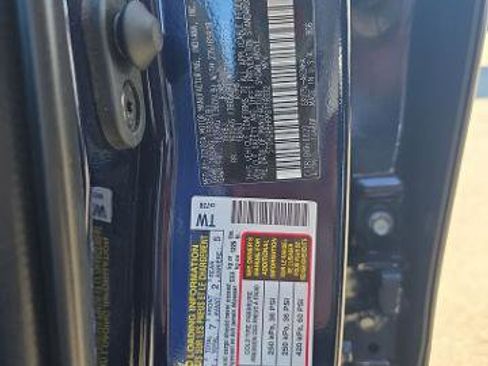 Used 2021 Toyota Highlander XLE AWD/4WD image 21