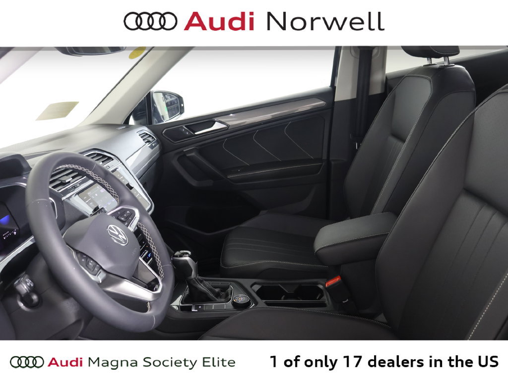 Used 2023 Volkswagen Tiguan SE AWD/4WD image 17