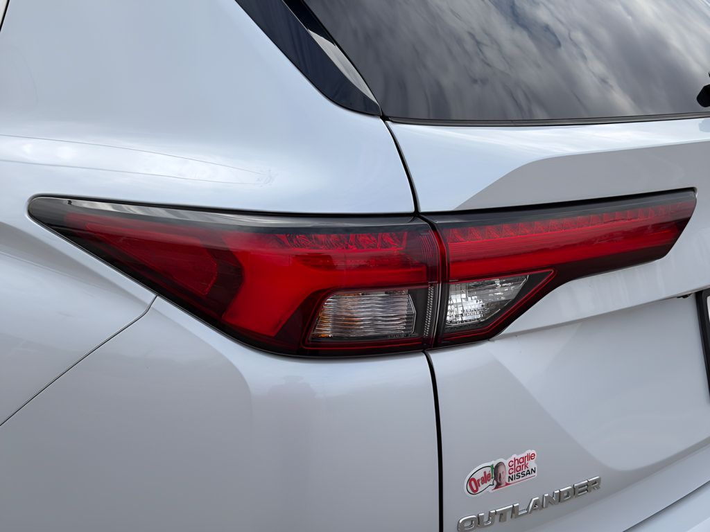 Used 2022 Mitsubishi Outlander SEL FWD image 12
