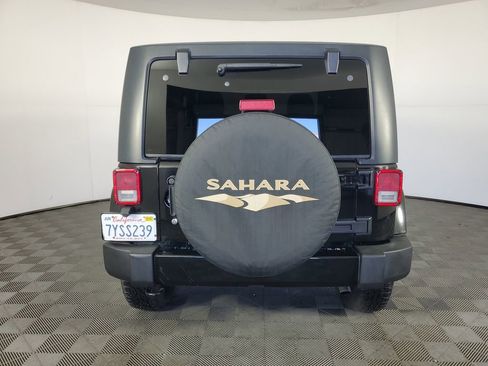 Used 2017 Jeep Wrangler Sahara w/ Connectivity Group image 5