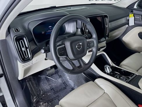 Certified 2026 Volvo XC40 B5 Ultra w/ Climate Package image 9