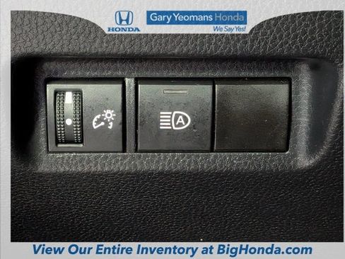 Used 2024 Toyota RAV4 XLE FWD image 25