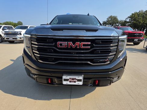 Certified 2023 GMC Sierra 1500 AT4 w/ Technology Package AWD/4WD image 2