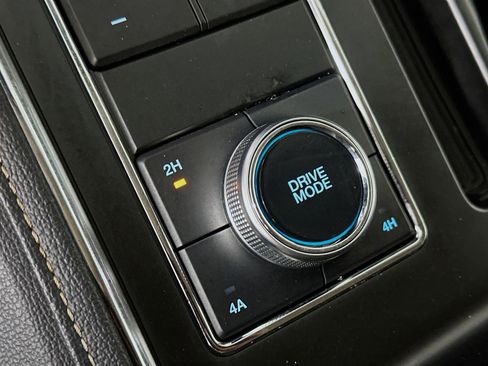 Used 2024 Ford Expedition Max XLT image 24