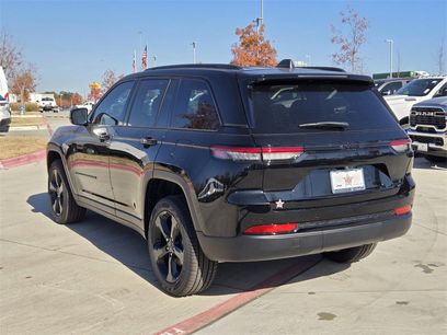 New 2025 Jeep Grand Cherokee Limited w/ Black Appearance Package