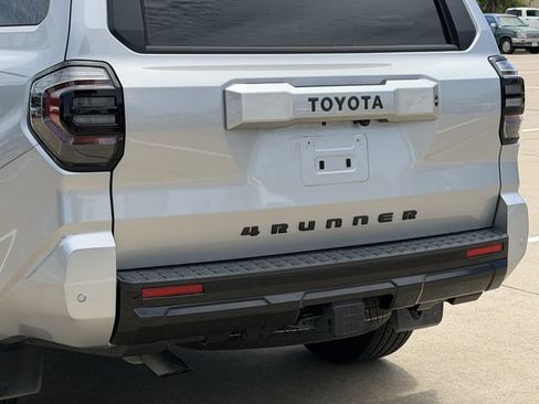 Used 2025 Toyota 4Runner TRD Sport Premium AWD/4WD image 6