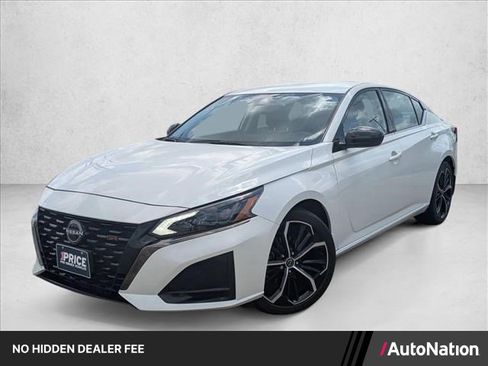 Used 2023 Nissan Altima 2.5 SR FWD image 1