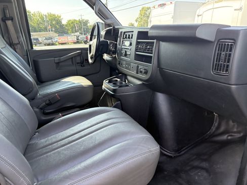 Used 2018 Chevrolet Express 2500 w/ Safety Package RWD image 21