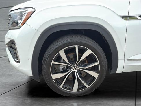 Used 2025 Volkswagen Atlas SEL Premium R-Line AWD/4WD image 28
