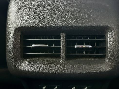 Used 2020 Chevrolet Equinox Premier image 26