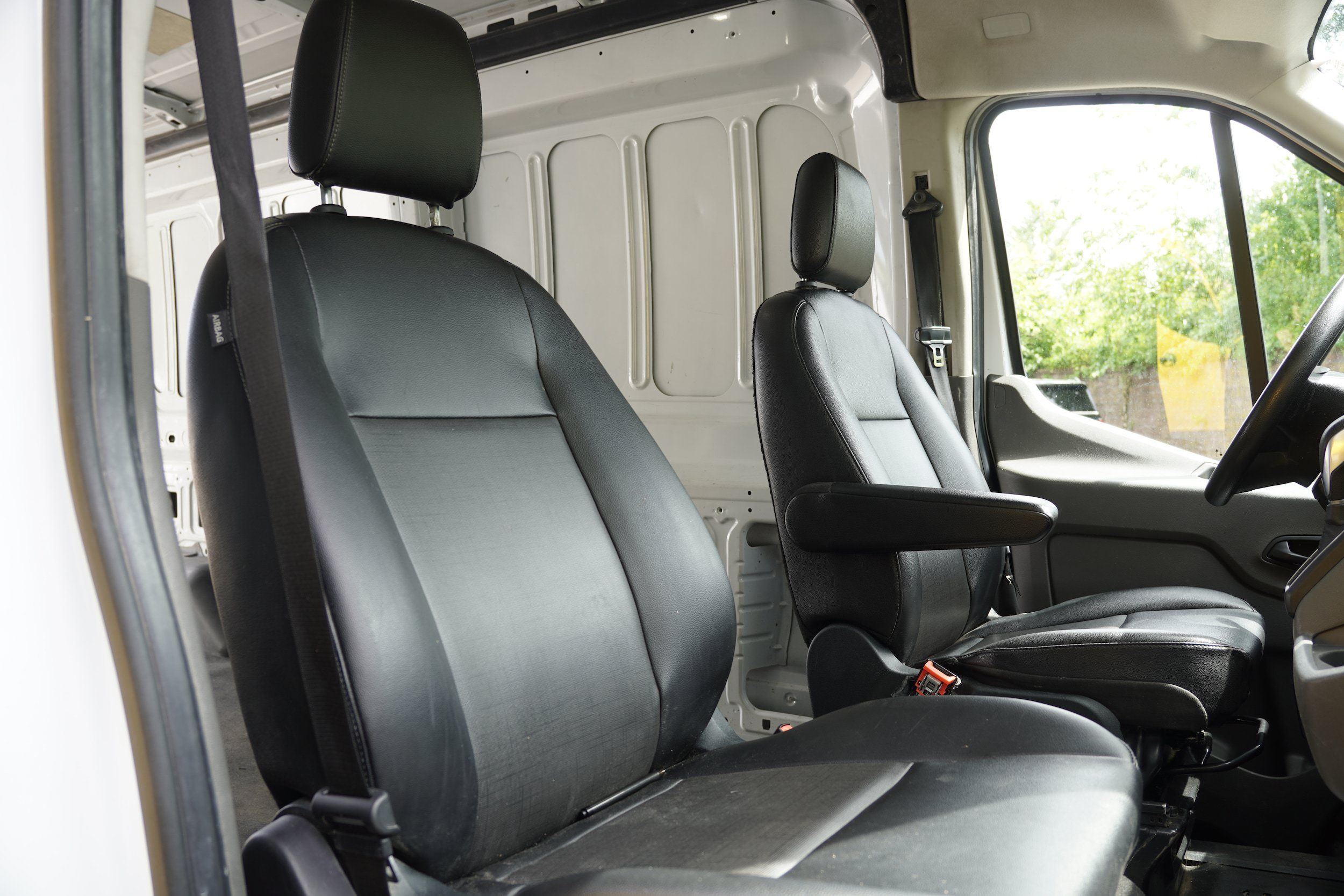 Used 2023 Ford Transit 250 Medium Roof AWD image 29
