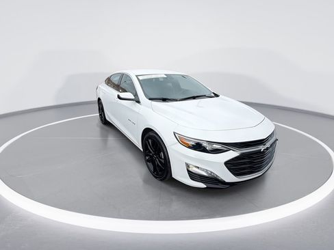 Used 2024 Chevrolet Malibu LT w/ Sport Edition FWD image 2