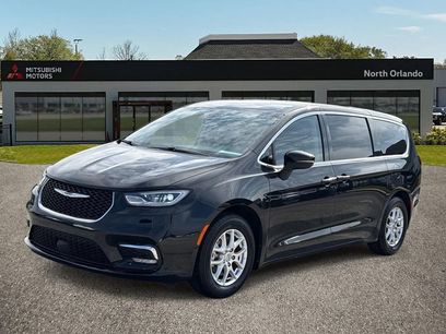 Used 2023 Chrysler Pacifica Touring-L