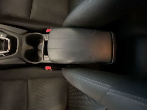 Used 2018 Nissan Rogue SV AWD/4WD image 20