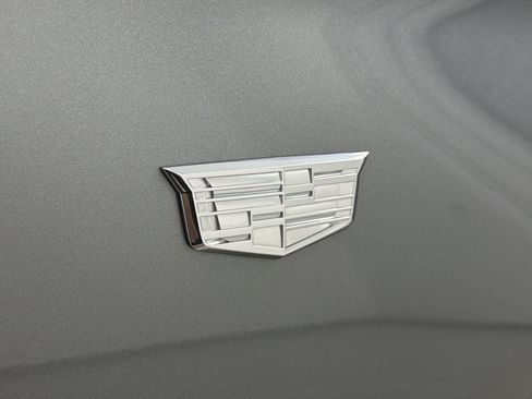 Used 2023 Cadillac XT6 Premium Luxury FWD image 39