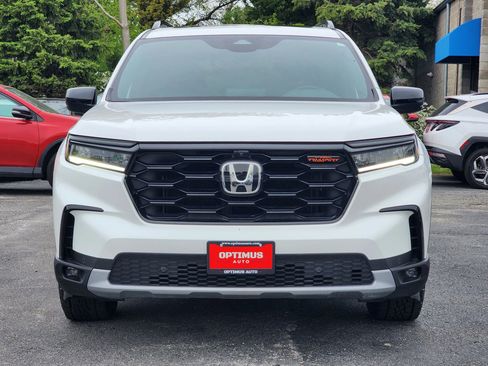 Used 2024 Honda Pilot TrailSport image 2