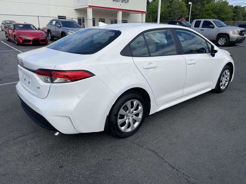 Used 2025 Toyota Corolla LE FWD image 9