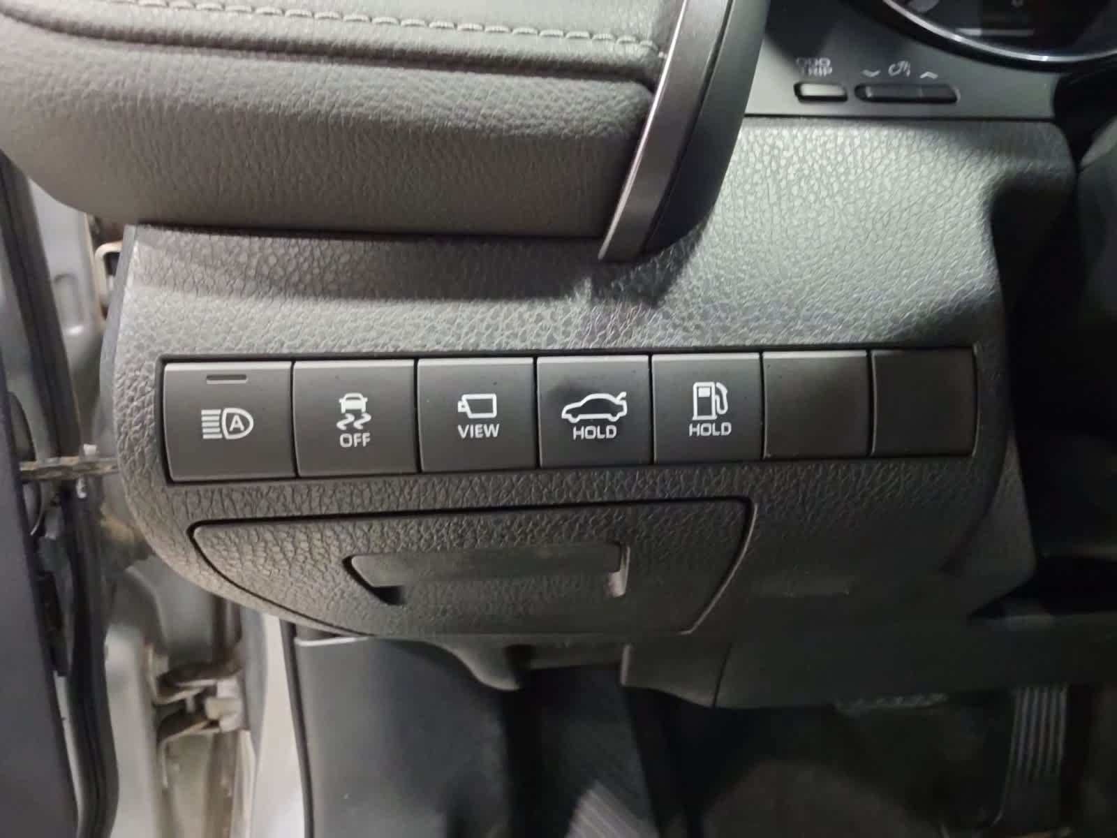 Used 2019 Toyota Camry FWD image 22