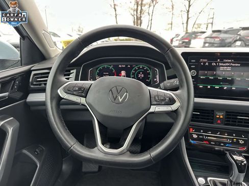 Used 2025 Volkswagen Jetta SEL FWD image 13