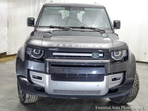 Used 2021 Land Rover Defender 110 SE image 5