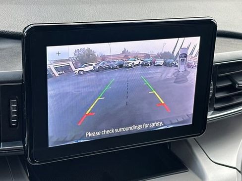 Used 2022 Ford Explorer XLT w/ Equipment Group 202A image 18