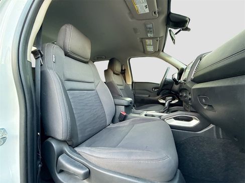 Used 2022 Nissan Frontier SV image 28
