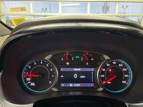 Used 2023 Chevrolet Traverse LT image 17