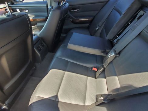 Used 2011 BMW 335i xDrive Sedan image 16