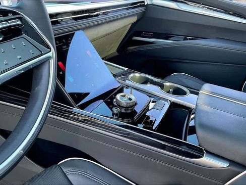 Used 2025 Cadillac Escalade Sport w/ Touring Package image 19