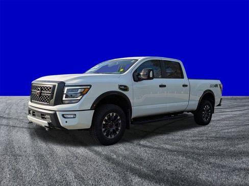 Used 2023 Nissan Titan PRO-4X AWD/4WD image 8