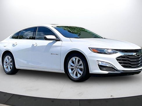 Used 2019 Chevrolet Malibu Hybrid w/ Leather Package FWD image 2