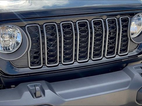 New 2025 Jeep Gladiator Sport image 28