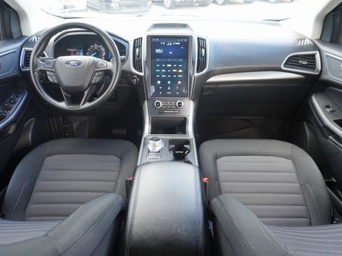 Certified 2024 Ford Edge SE w/ Black Appearance Package image 17