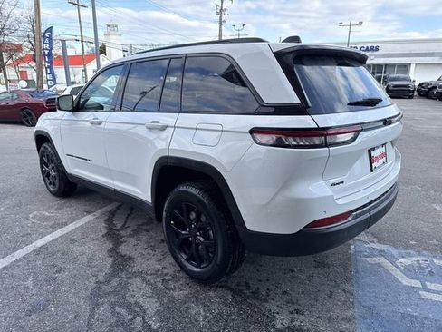 New 2026 Jeep Grand Cherokee Altitude AWD/4WD image 18