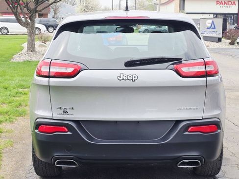 Used 2016 Jeep Cherokee Sport w/ Cold Weather Group AWD/4WD image 5