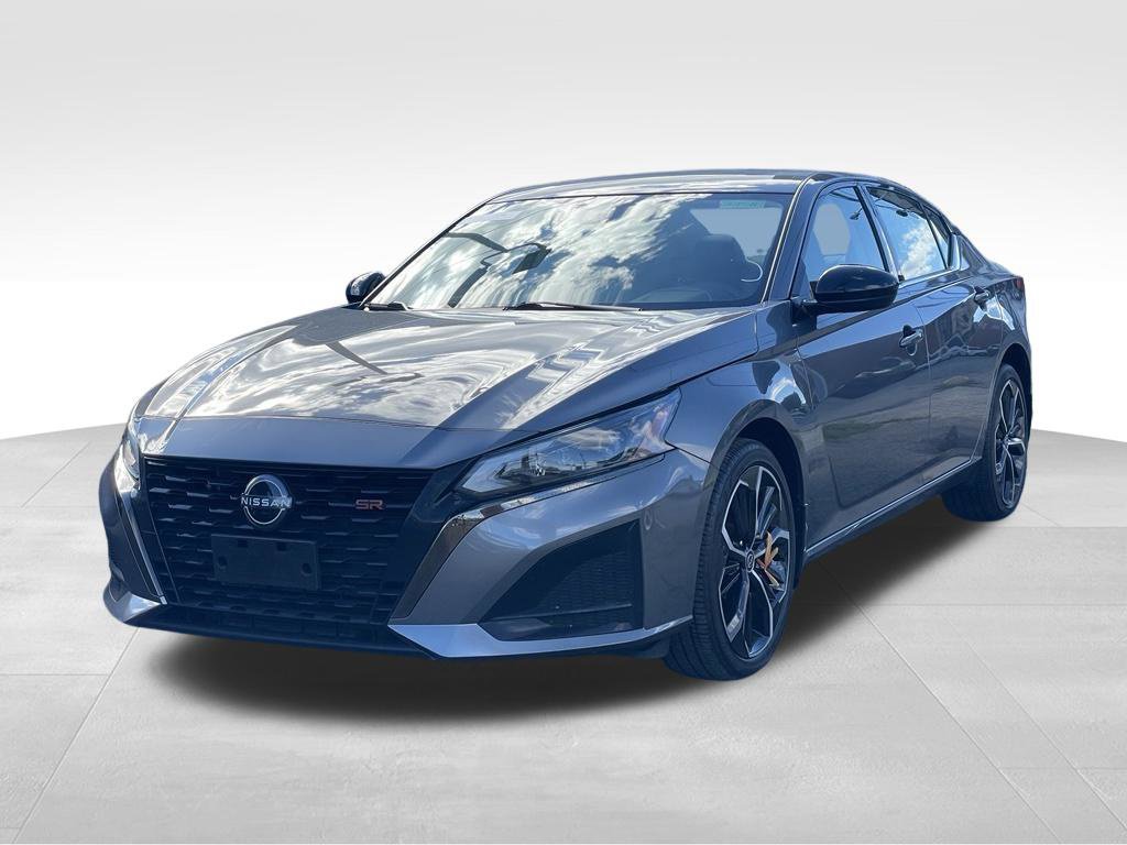 Certified 2024 Nissan Altima 2.5 SR w/ SR Premium Package AWD/4WD image 2