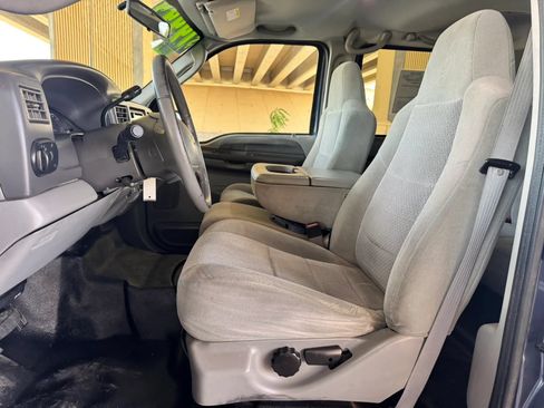 Used 2003 Ford Excursion XLT AWD/4WD image 12