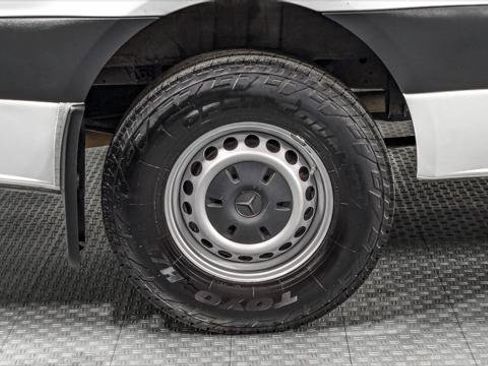 Used 2022 Mercedes-Benz Sprinter 2500 image 24