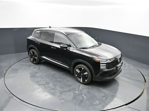 New 2025 Nissan Kicks SR image 19