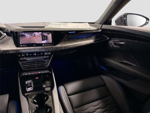 New 2026 Audi RS e-tron GT performance image 23