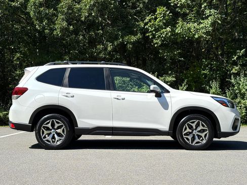 Used 2019 Subaru Forester Premium image 48
