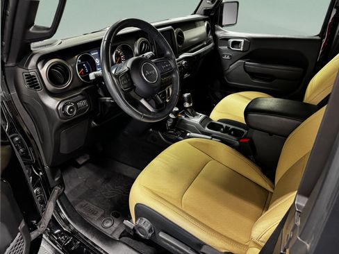 Used 2022 Jeep Wrangler Sport AWD/4WD image 9
