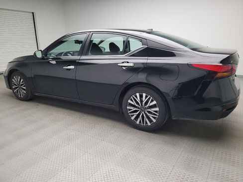Used 2023 Nissan Altima 2.5 SV image 3