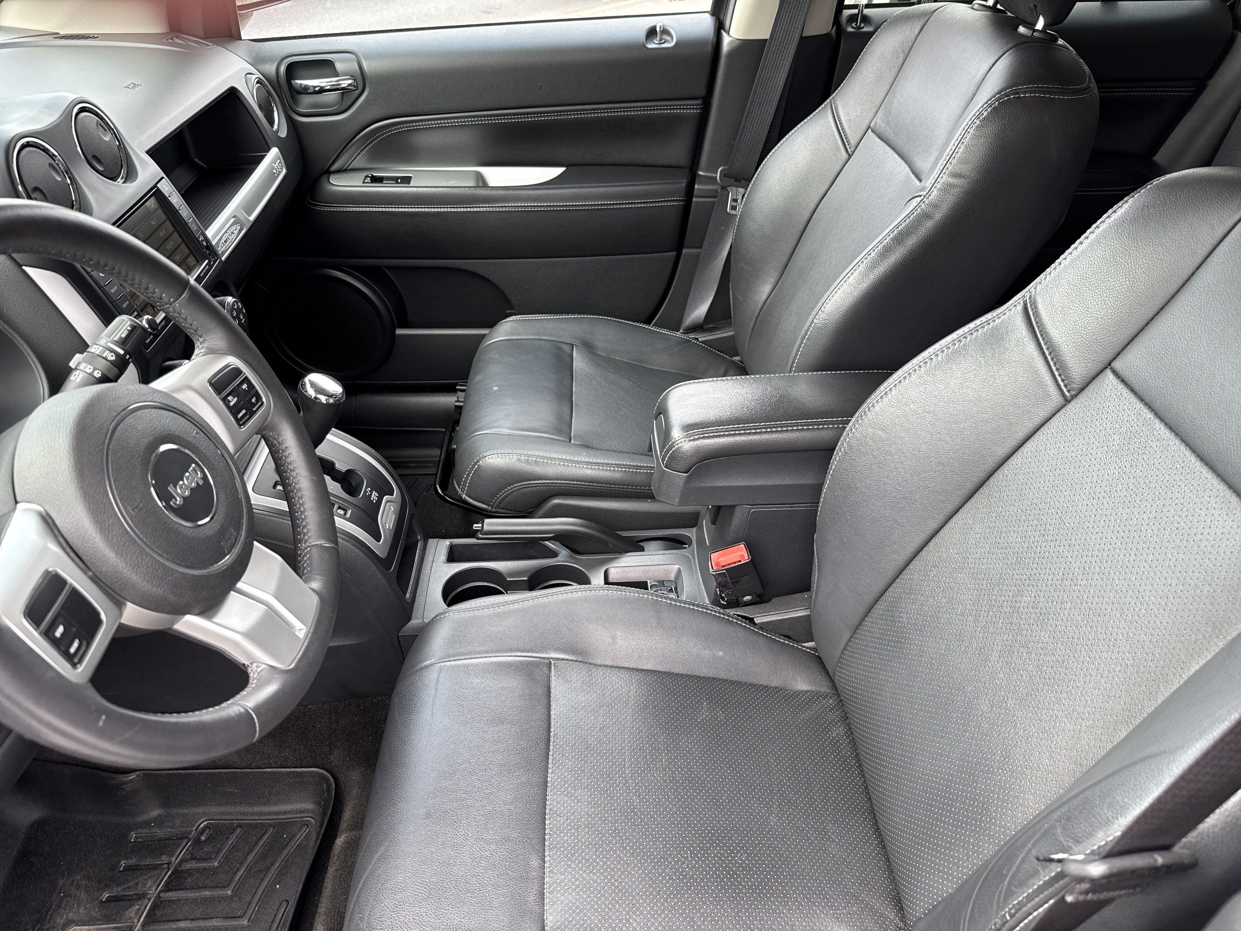 Used 2015 Jeep Compass High Altitude AWD/4WD image 12