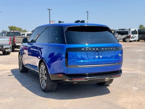 Used 2023 Land Rover Range Rover Long Wheelbase SE AWD/4WD image 3
