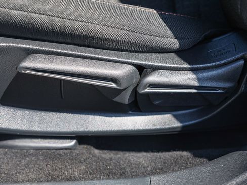 Certified 2025 Honda HR-V Sport image 12